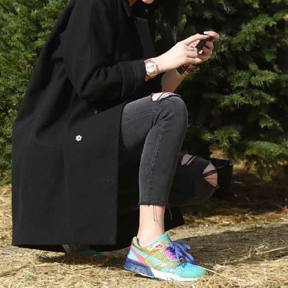 Solange x Trinomic XT2 PLUS Triangles - Picture 2 of 7